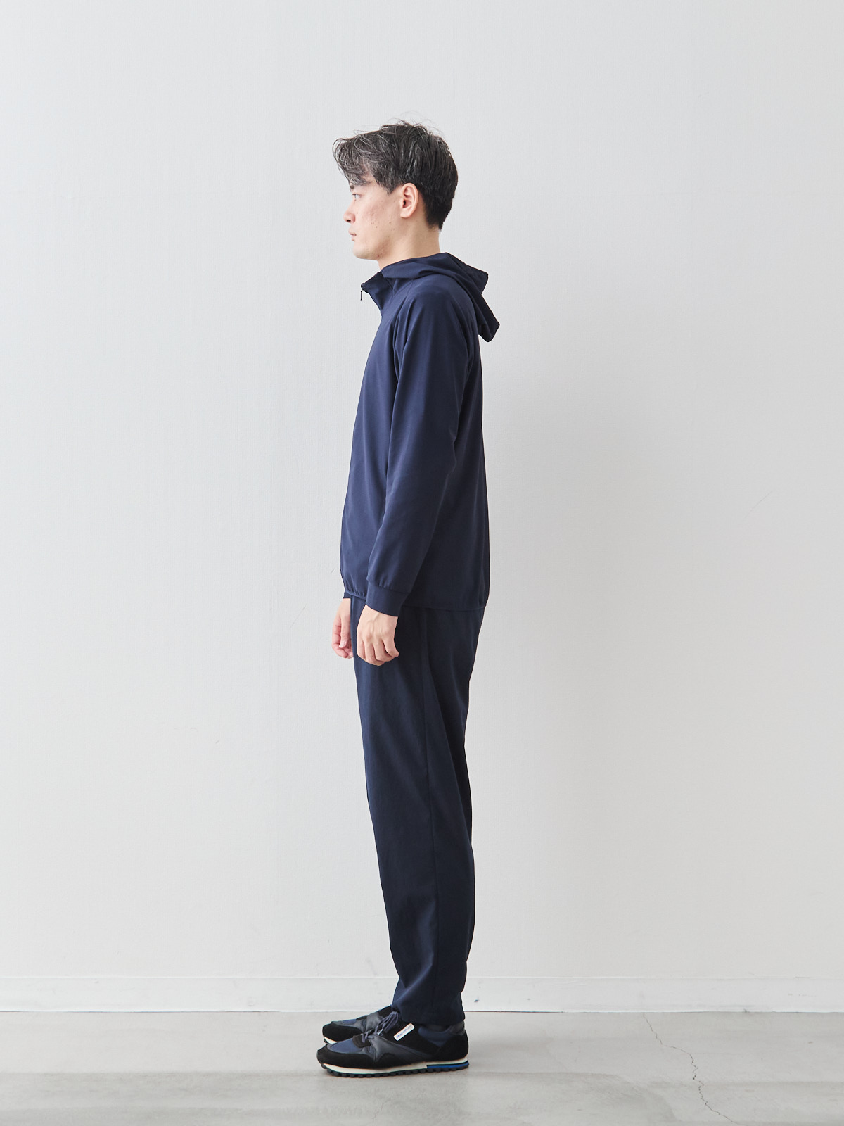 モデル 181cm 71kg ウエスト82cm サイズ L
