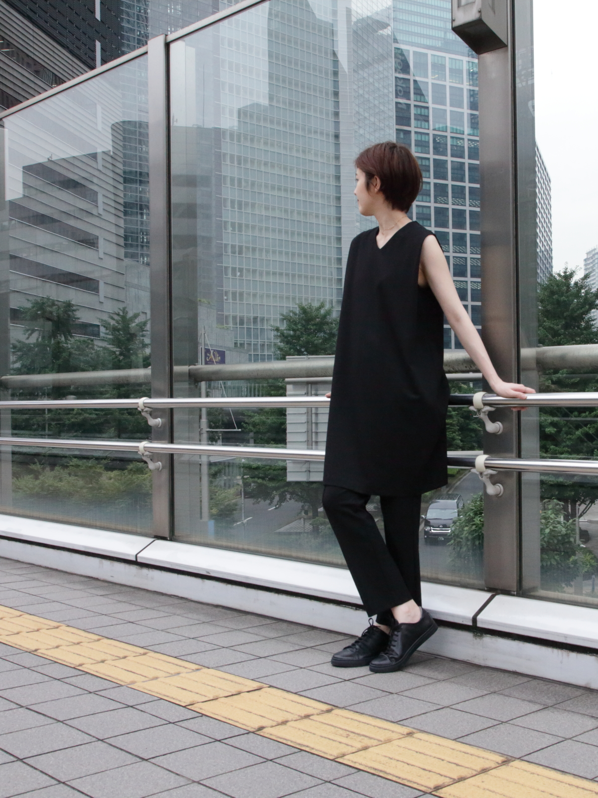 ブライトウェイ ドレス仕立てのレザースニーカー Women ホワイト Factelier ファクトリエ