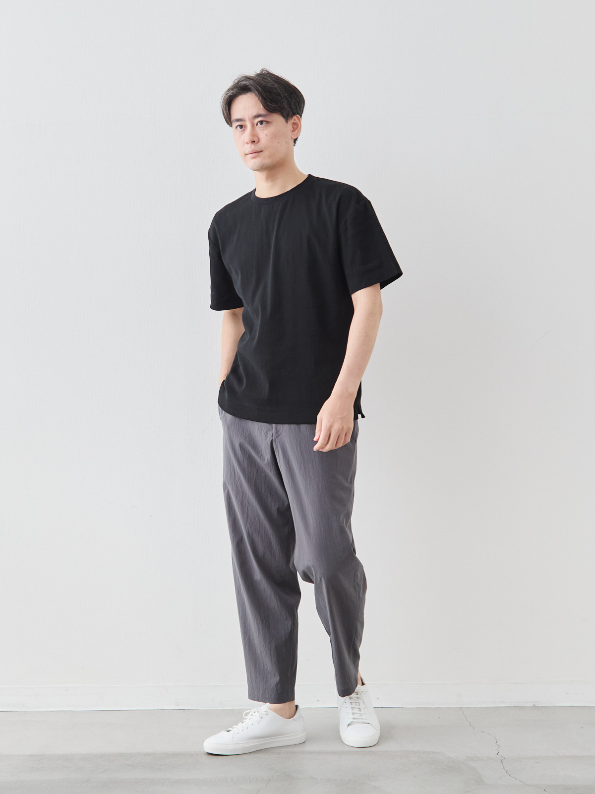 涼、まとう” 高島ちぢみ Tシャツ/ブラック | Factelier (ファクトリエ)