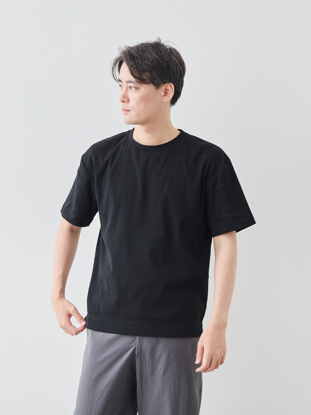 Chevon Tシャツ DAIKOSHIN ブラック Lサイズ 涼、まとう” 高島ちぢみ Tシャツ/ブラック | Factelier (ファクトリエ)