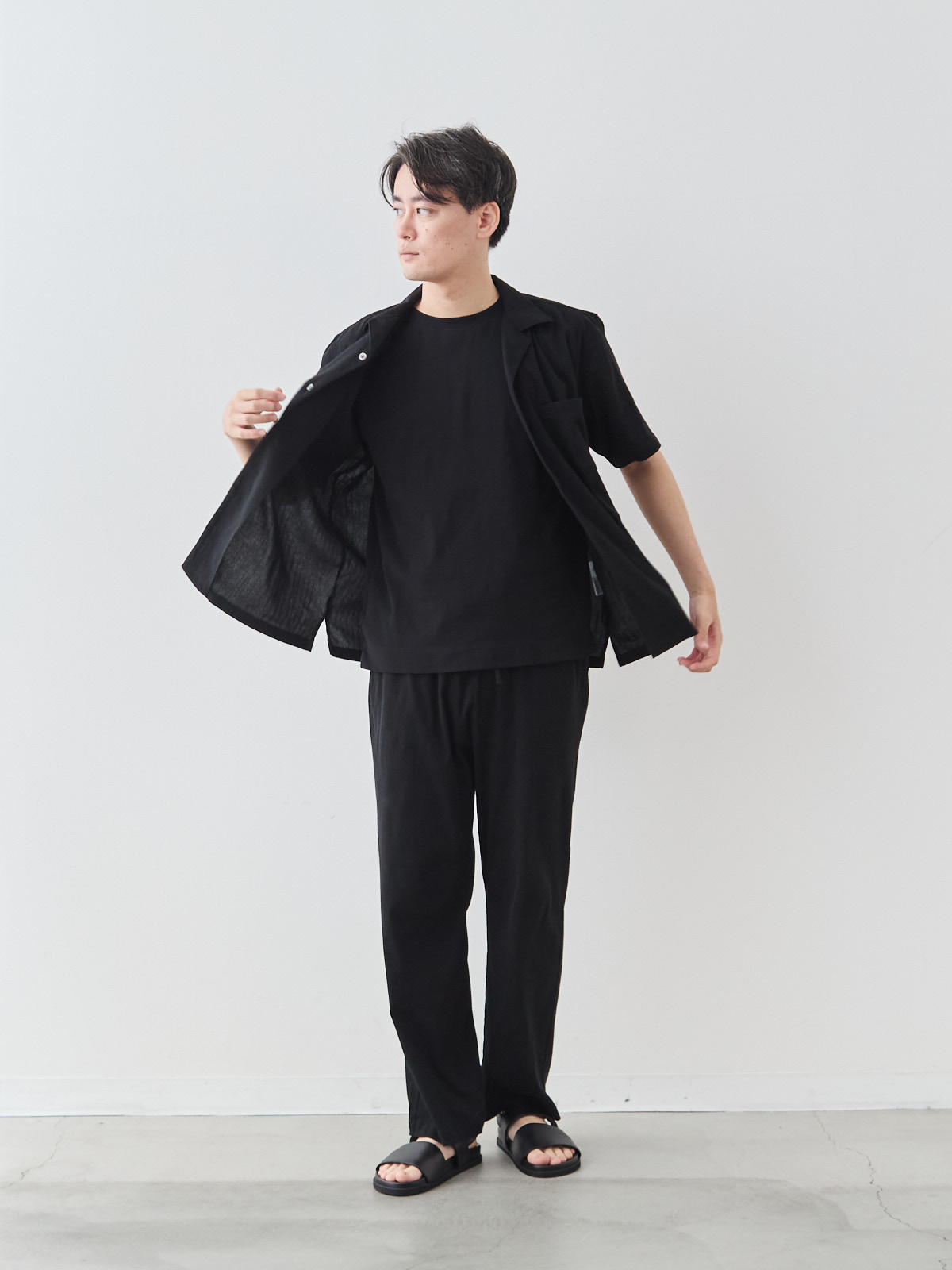 モデル 181cm 71kg ウエスト82cm サイズ L