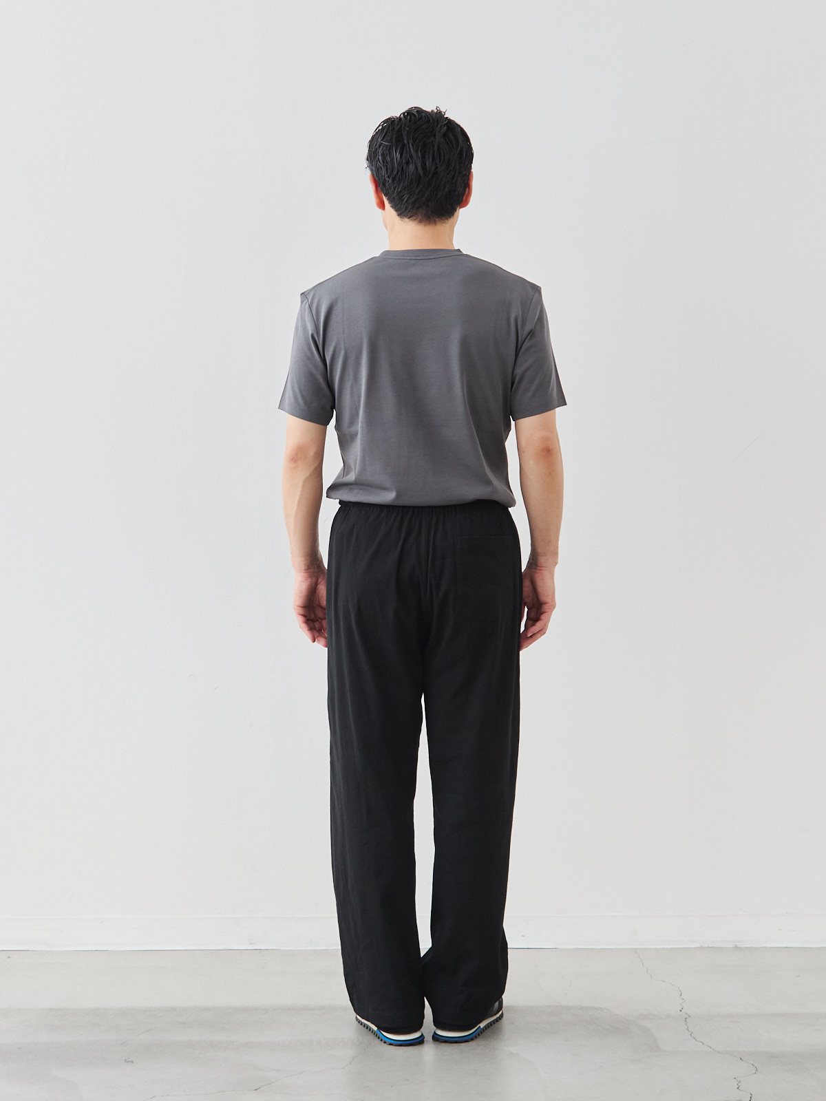 モデル 171cm 70kg ウエスト85cm サイズ L
