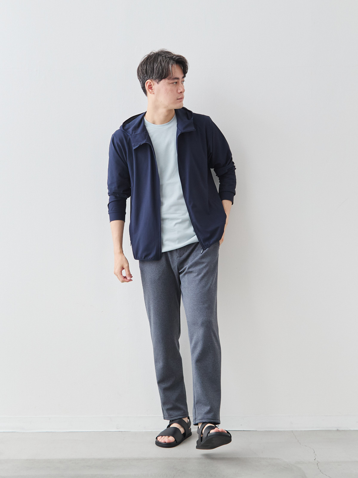 モデル 181cm 71kg ウエスト82cm サイズ L ※ネイビー着用