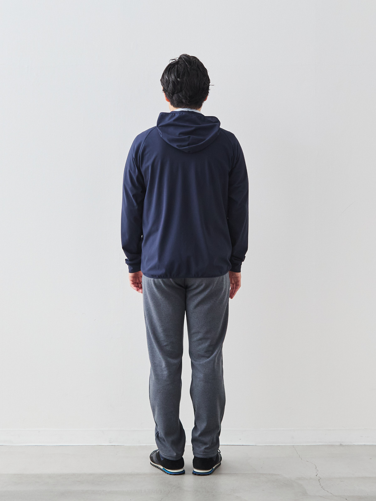 モデル 171cm 70kg ウエスト85cm サイズ L ※ネイビー着用