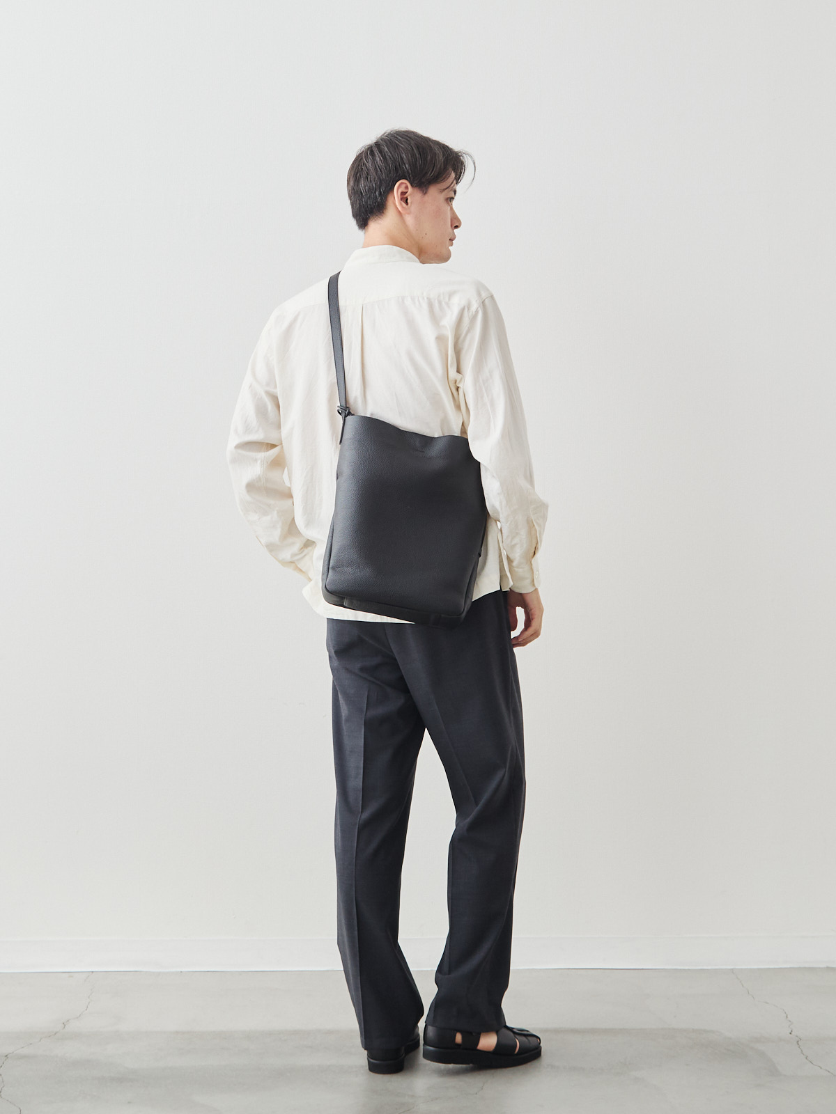 Factelier ショルダーバッグ オリーブレザー2WAYショルダーバッグ/ライトブルー×ネイビー