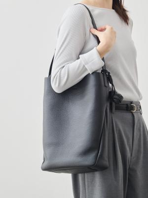 itten-itten ワンショルダーバッグ/ブラック | Factelier (ファクトリエ)