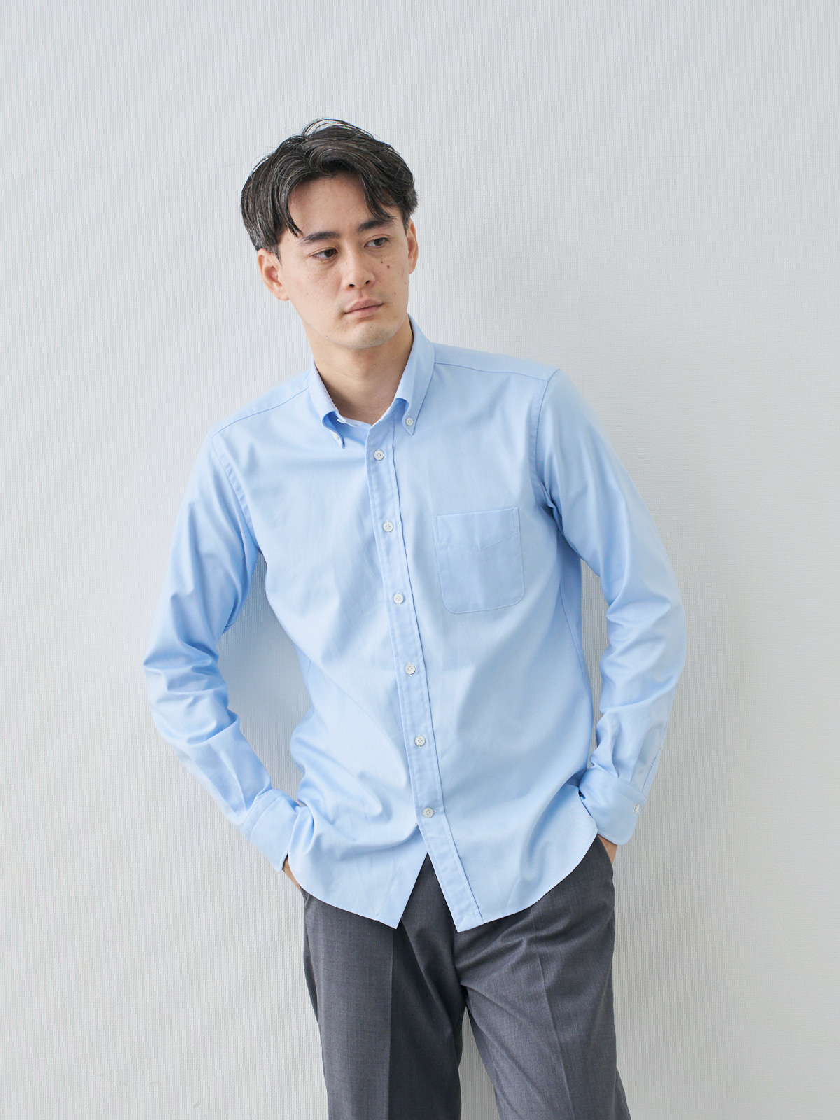 プレミアムオックスフォードシャツ/スリムフィット/サックス モデル 181cm 71kg ウエスト82cm サイズ L