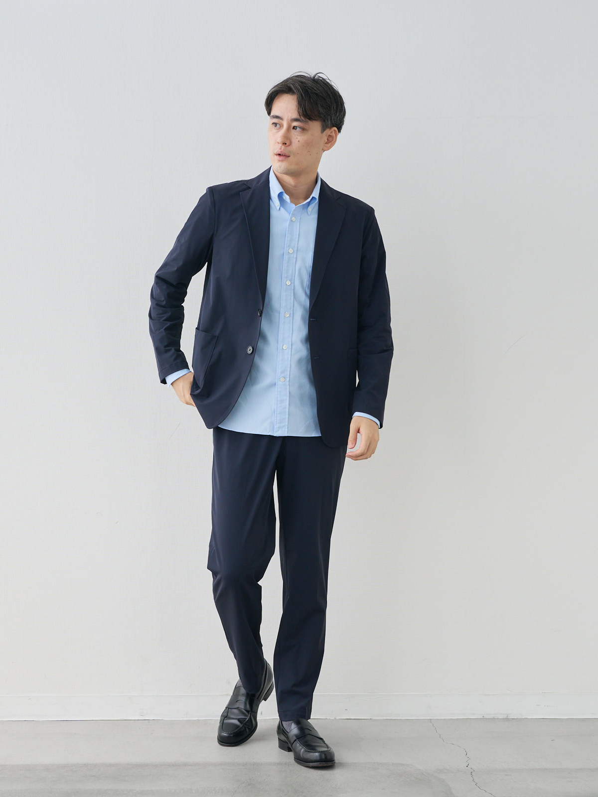 プレミアムオックスフォードシャツ/スリムフィット/サックス モデル 181cm 71kg ウエスト82cm サイズ L