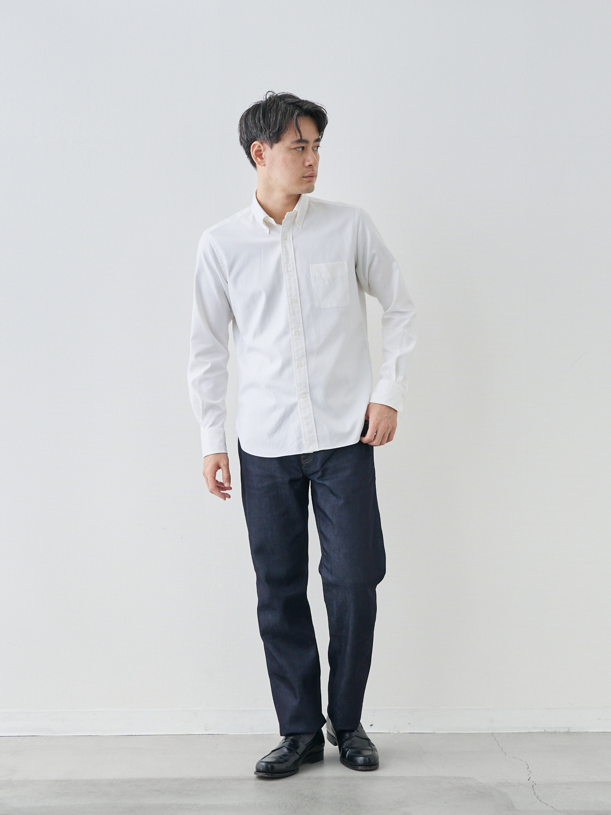 プレミアムオックスフォードシャツ/スリムフィット/ホワイト モデル 181cm 71kg ウエスト82cm サイズ L