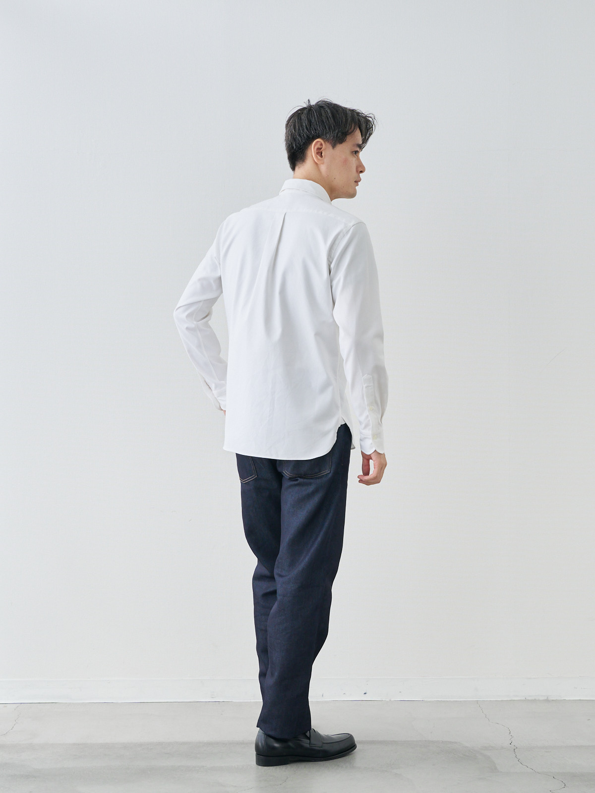プレミアムオックスフォードシャツ/スリムフィット/ホワイト モデル 181cm 71kg ウエスト82cm サイズ L