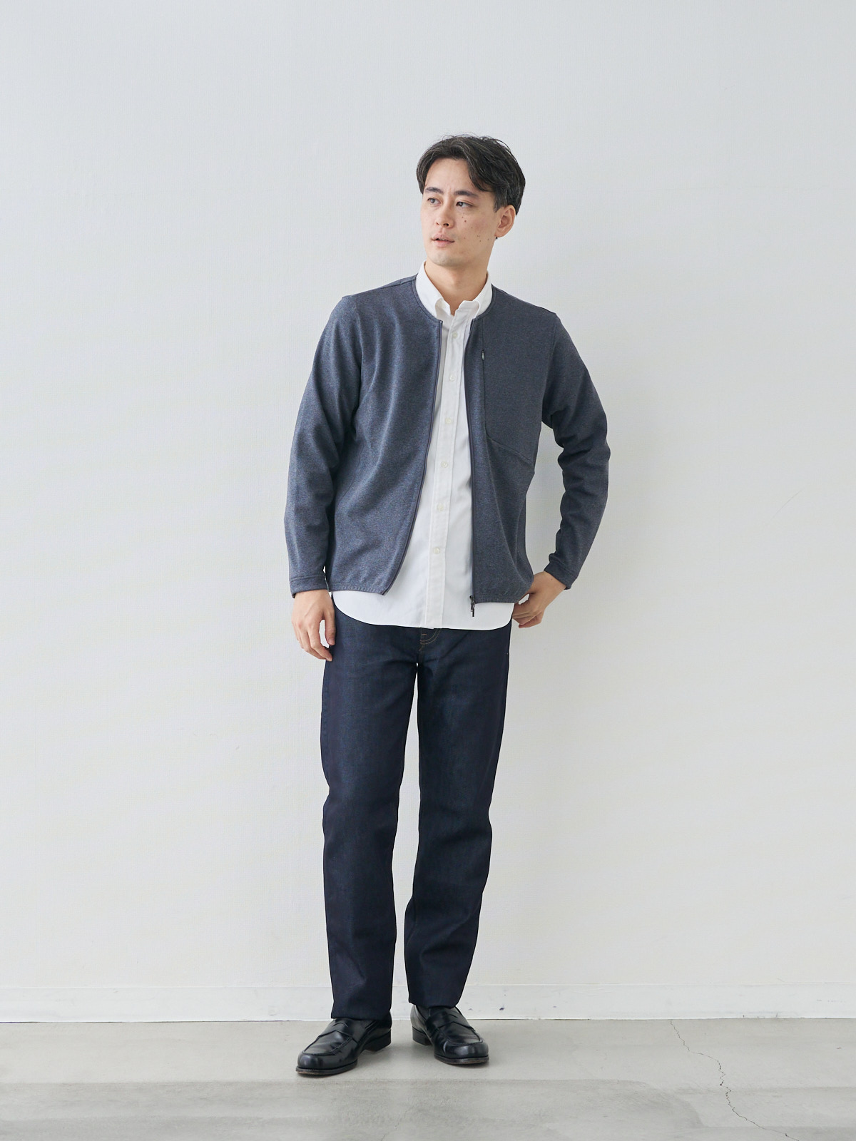 プレミアムオックスフォードシャツ/スリムフィット/ホワイト モデル 181cm 71kg ウエスト82cm サイズ L
