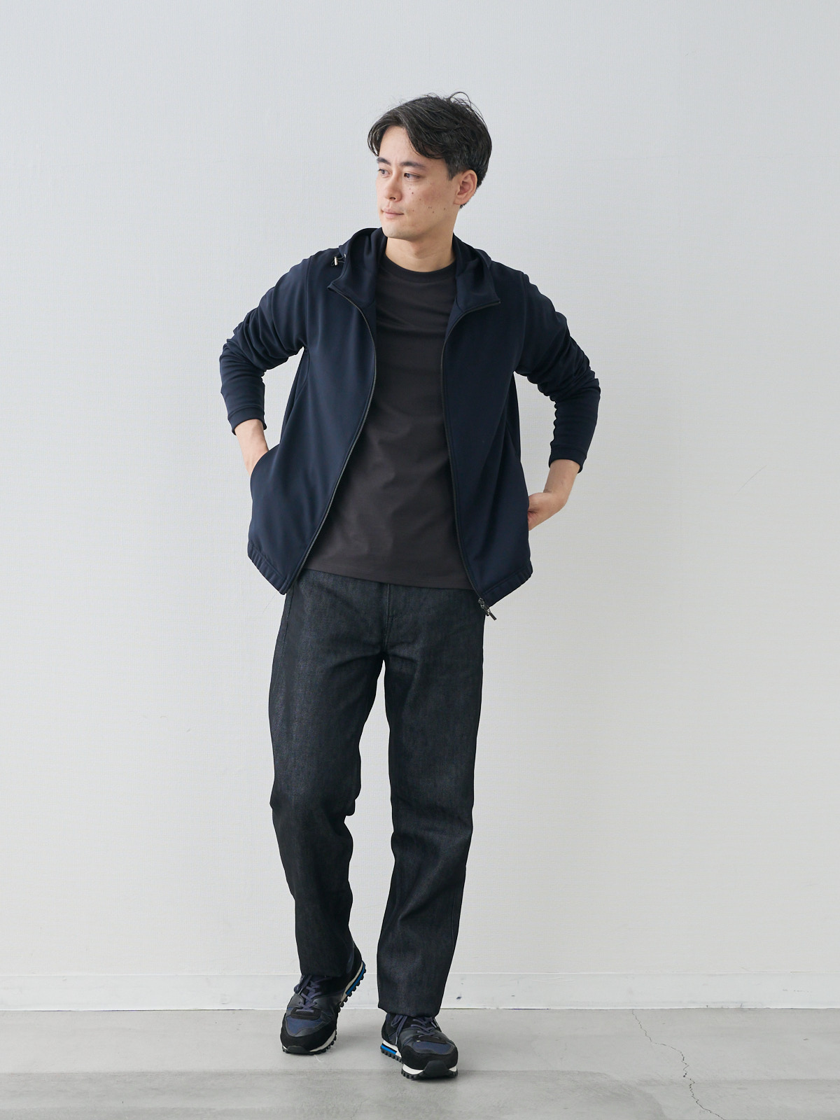 モデル 181cm 71kg ウエスト82cm サイズ L
