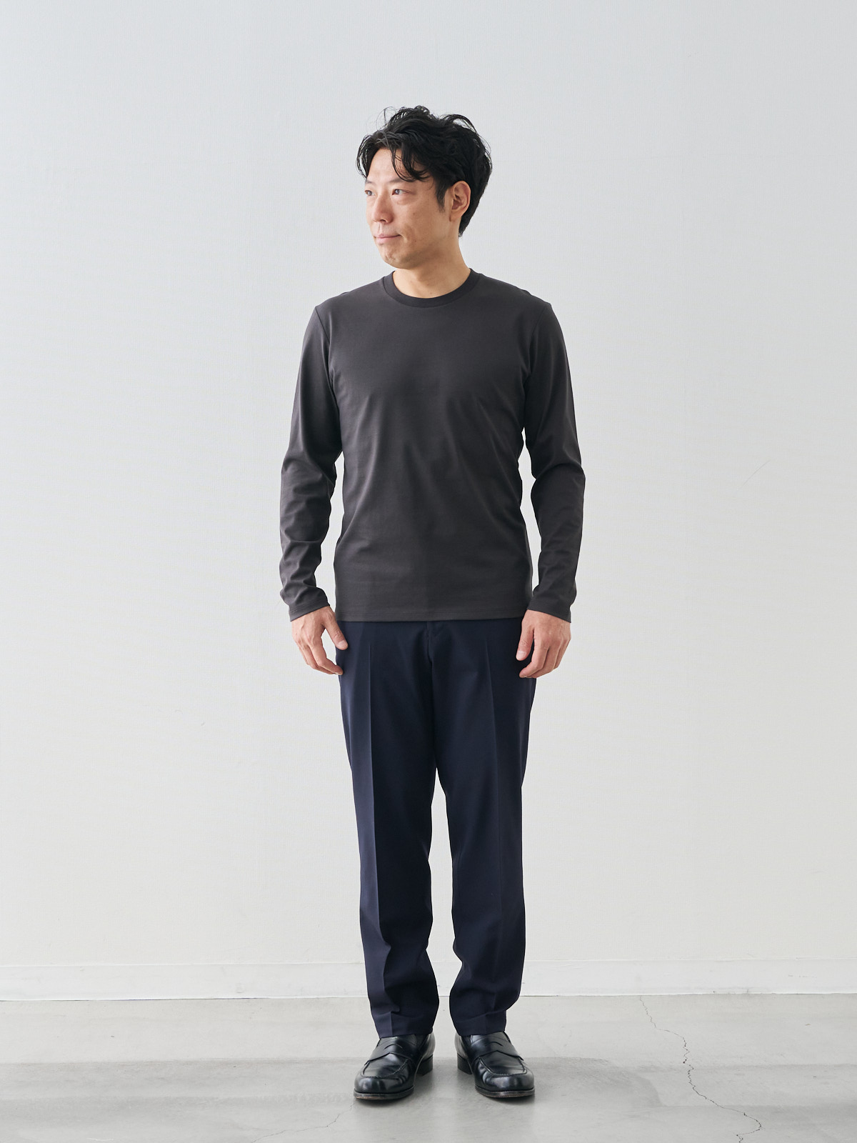 モデル 171cm 70kg ウエスト85cm サイズ M カラー:チャコールグレー