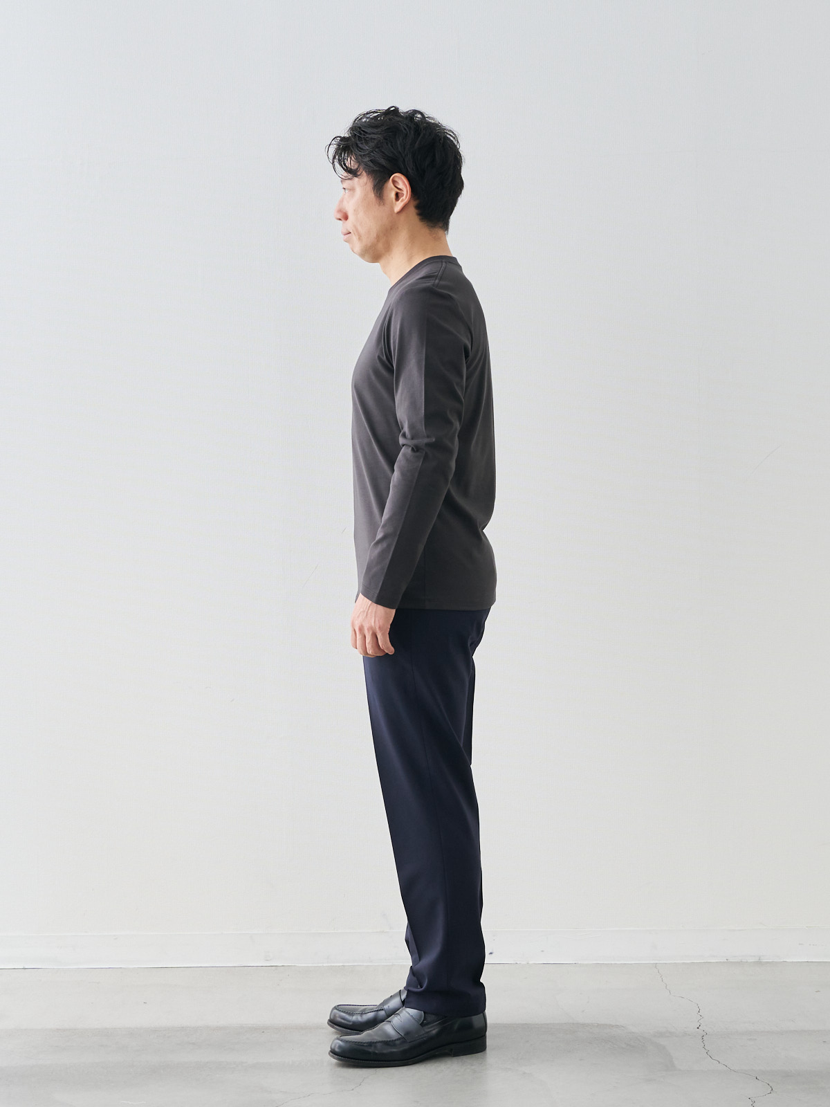 モデル 171cm 70kg ウエスト85cm サイズ M カラー:チャコールグレー