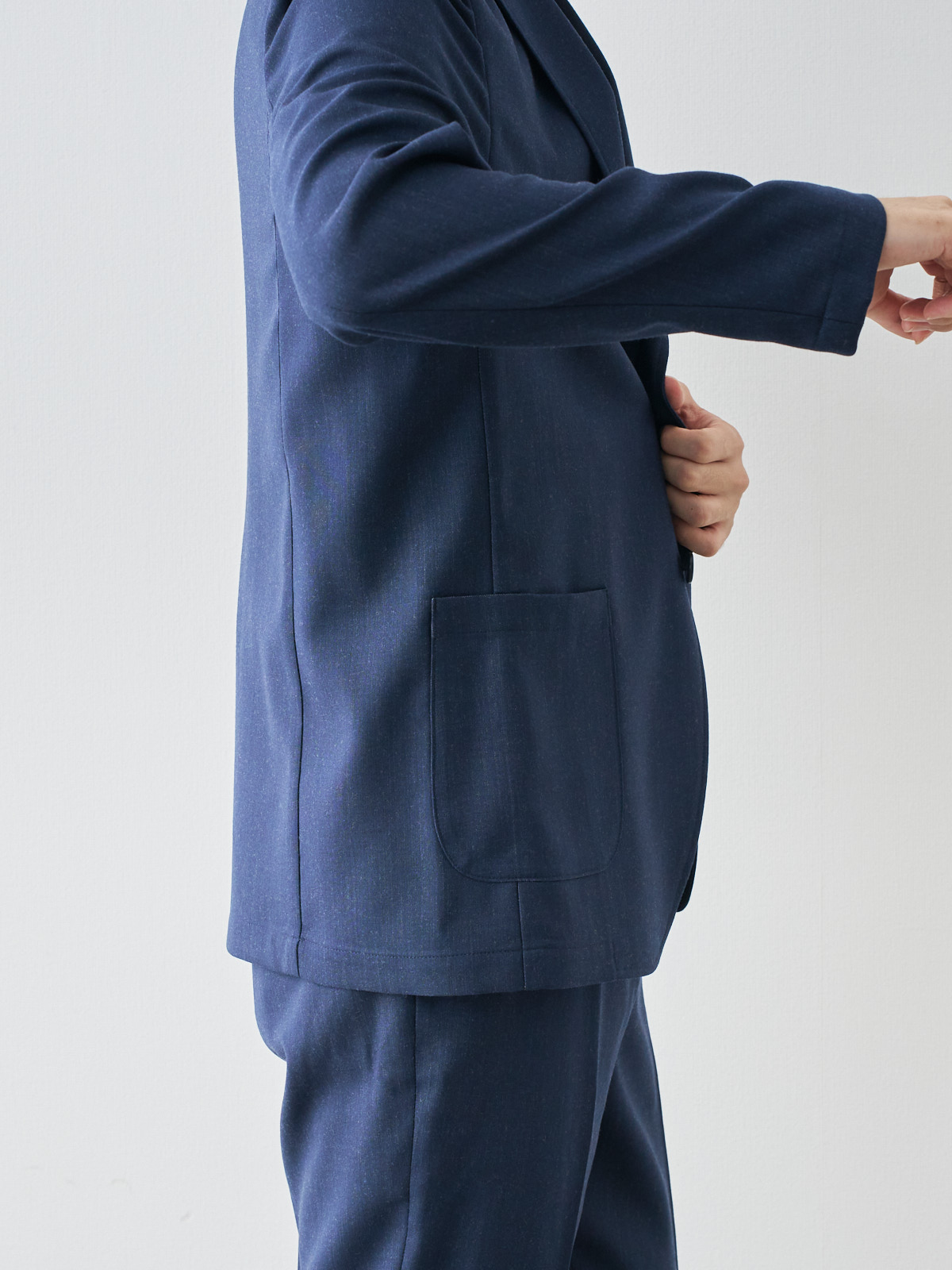 モデル 181cm 71kg ウエスト82cm サイズ L