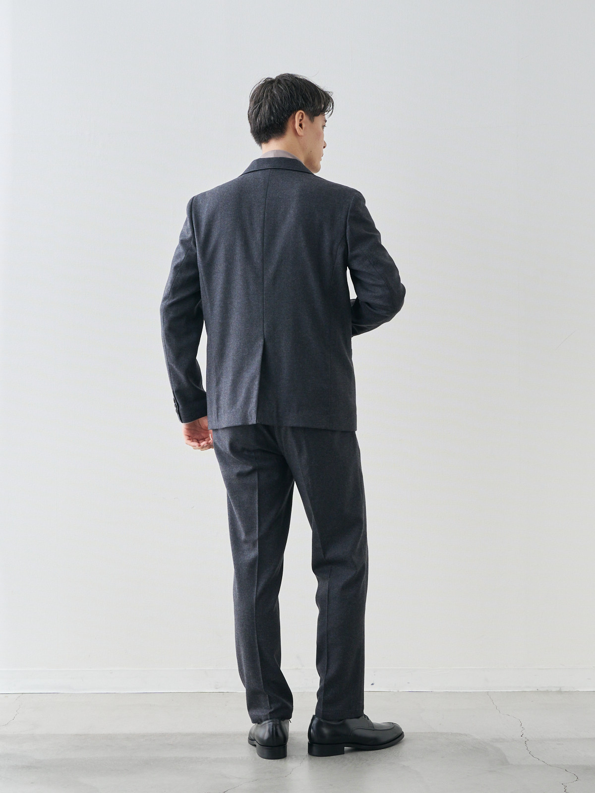 モデル 181cm 71kg ウエスト82cm サイズ L
