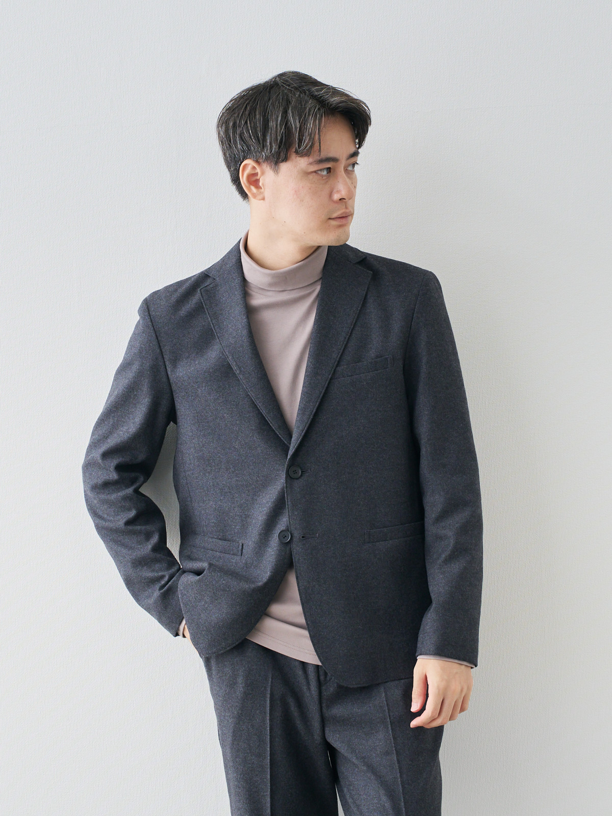 モデル 181cm 71kg ウエスト82cm サイズ L