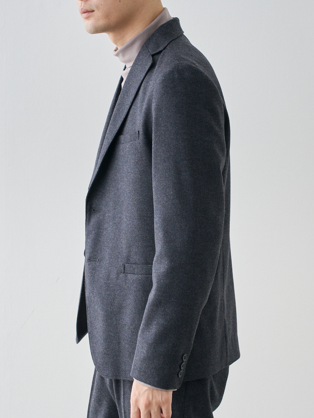 モデル 181cm 71kg ウエスト82cm サイズ L