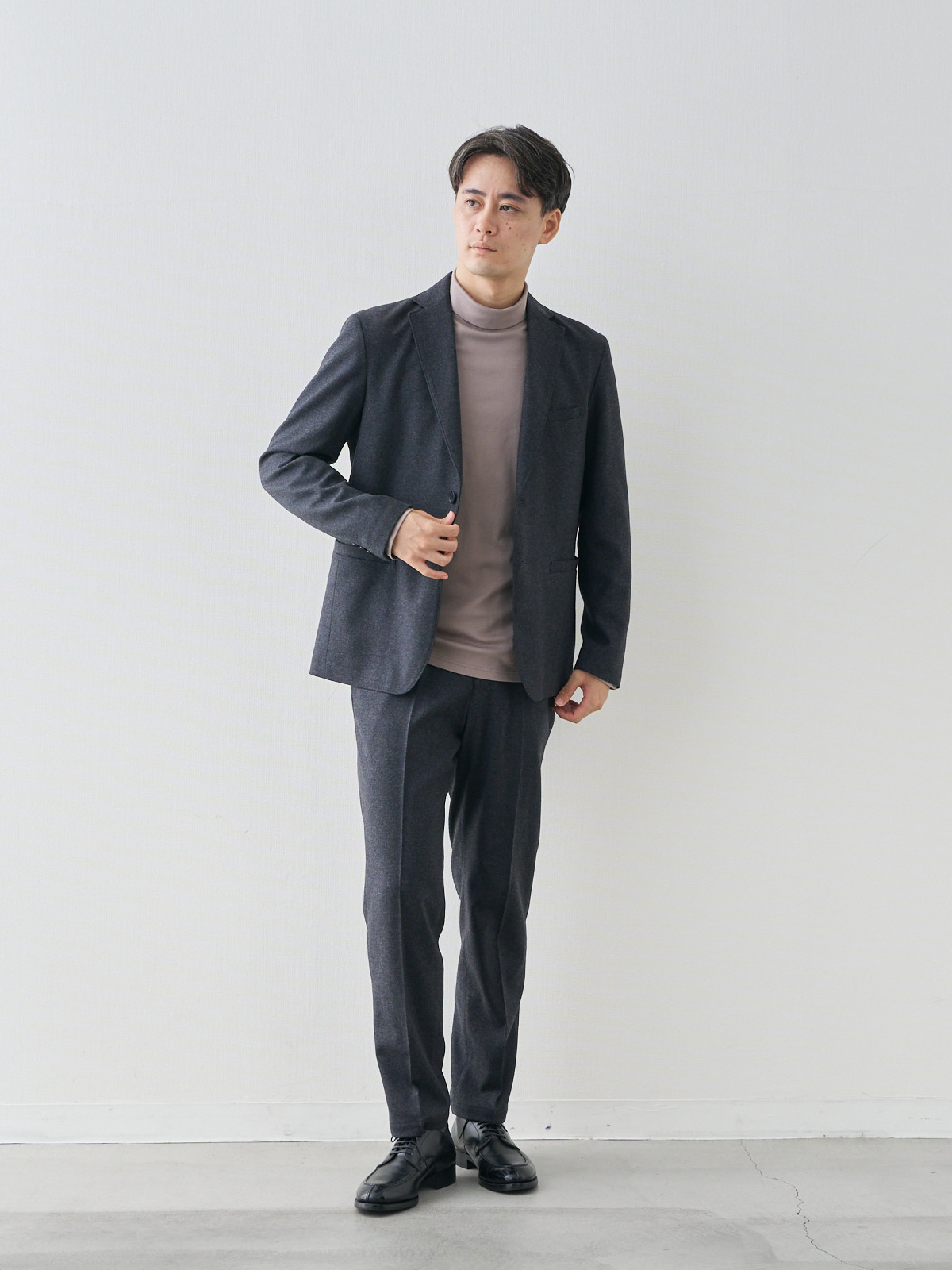 モデル 181cm 71kg ウエスト82cm サイズ L