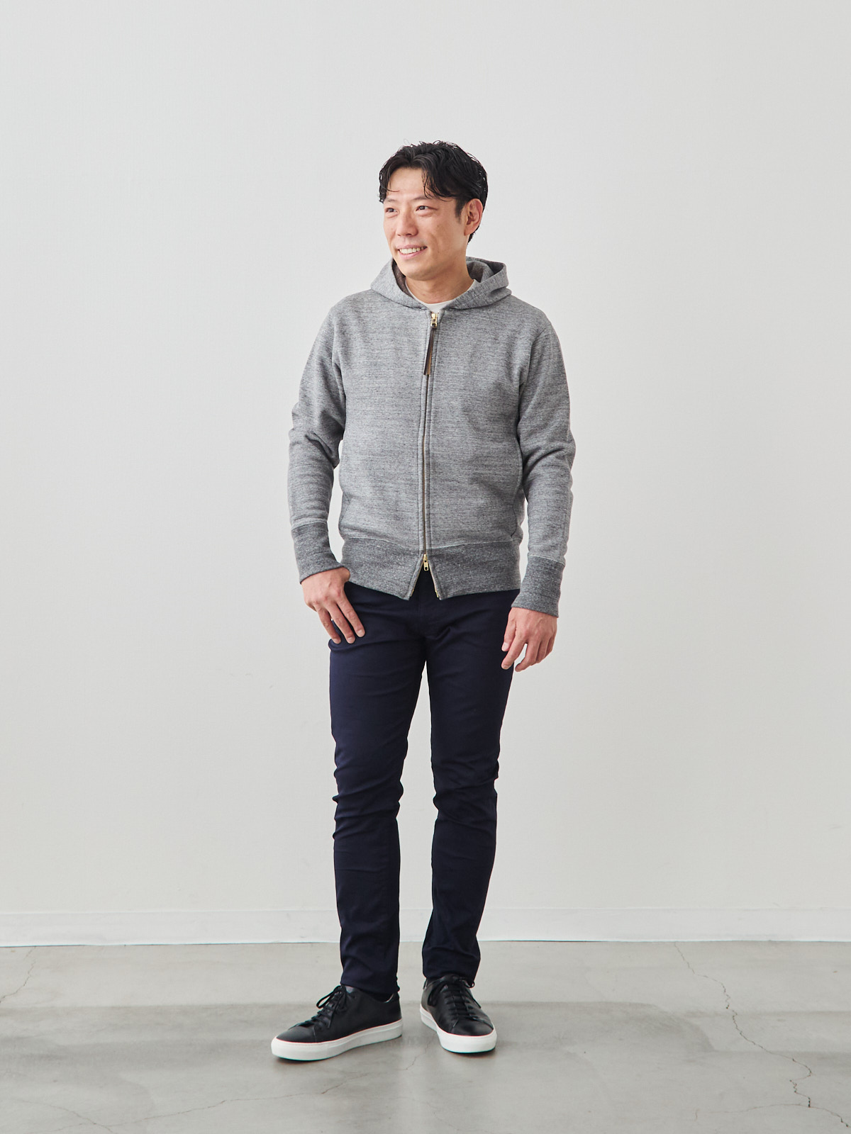 デニム職人の5ポケットストレッチチノ/ネイビー モデル 171cm 70kg サイズ M