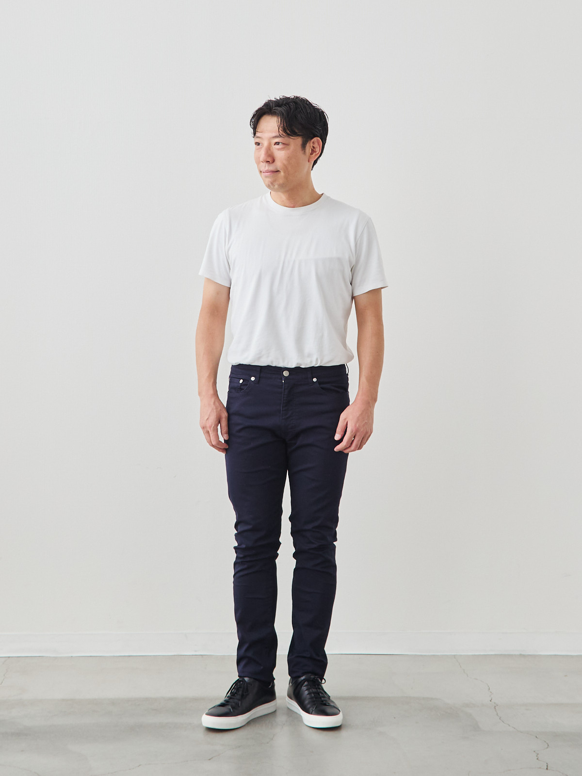 デニム職人の5ポケットストレッチチノ/ネイビー モデル 171cm 70kg サイズ M