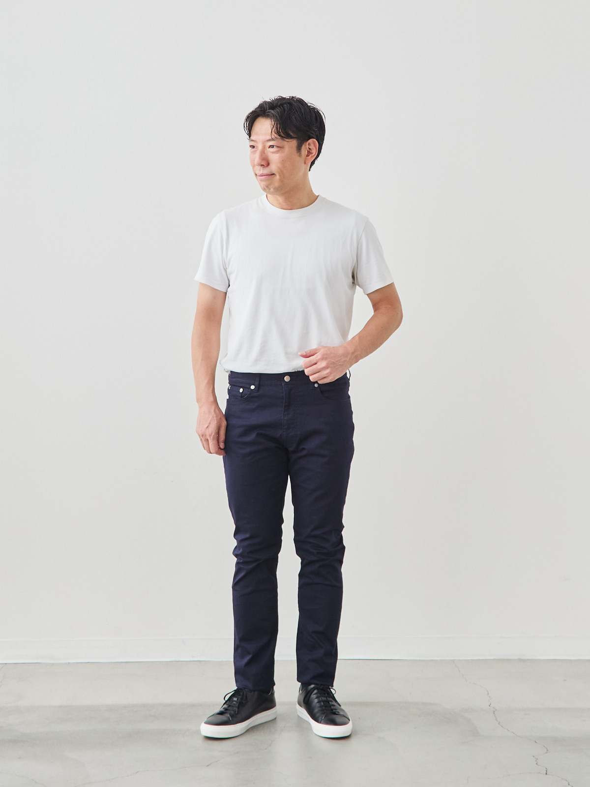 デニム職人の5ポケットストレッチチノ/ネイビー モデル 171cm 70kg サイズ L