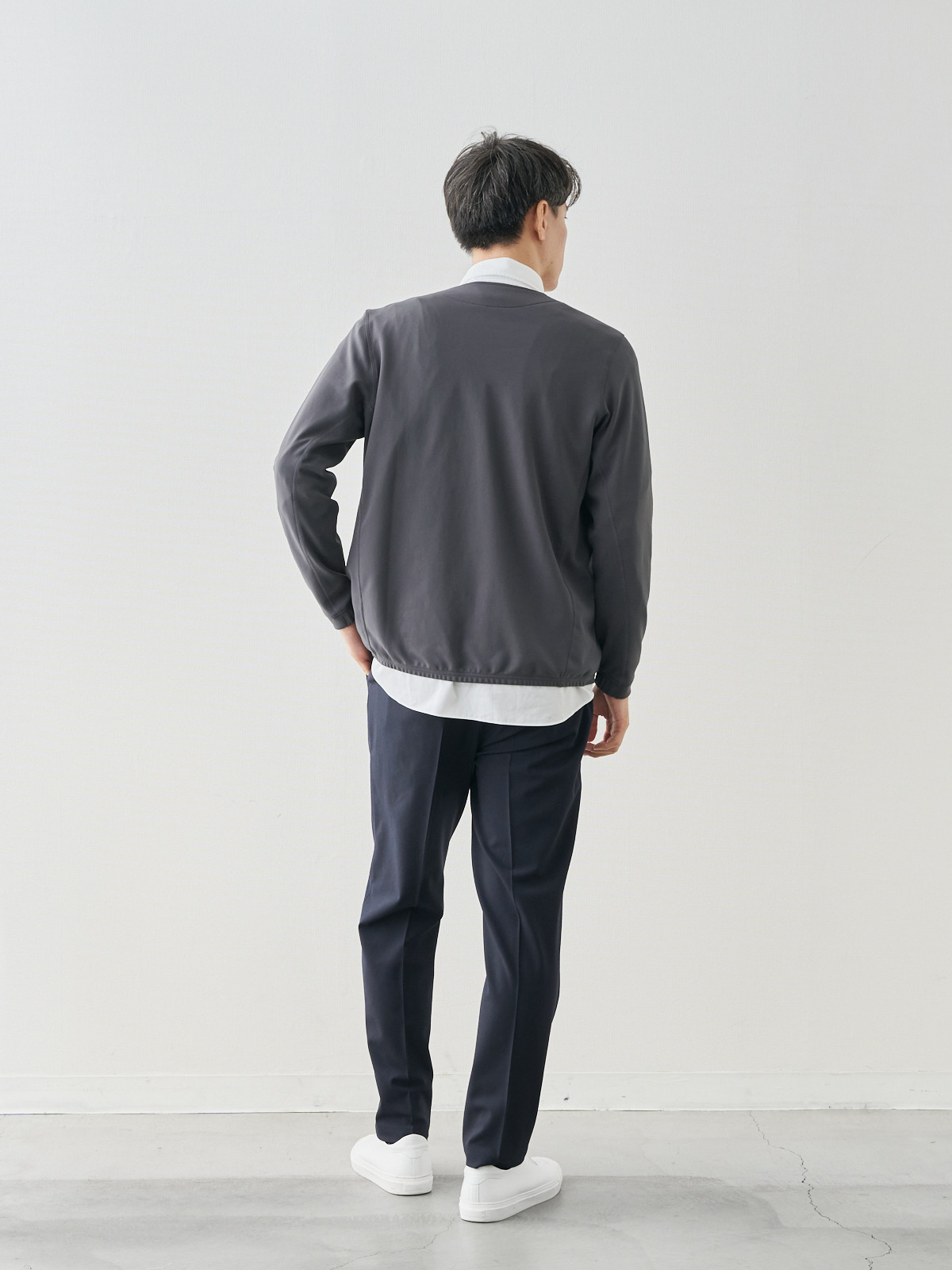 モデル 181cm 71kg ウエスト82cm サイズ L