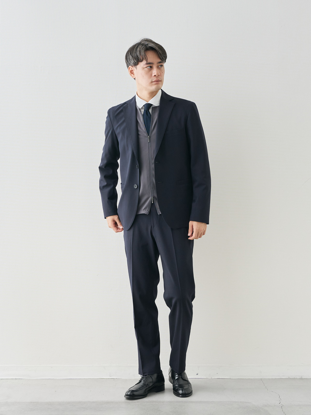 モデル 181cm 71kg ウエスト82cm サイズ L