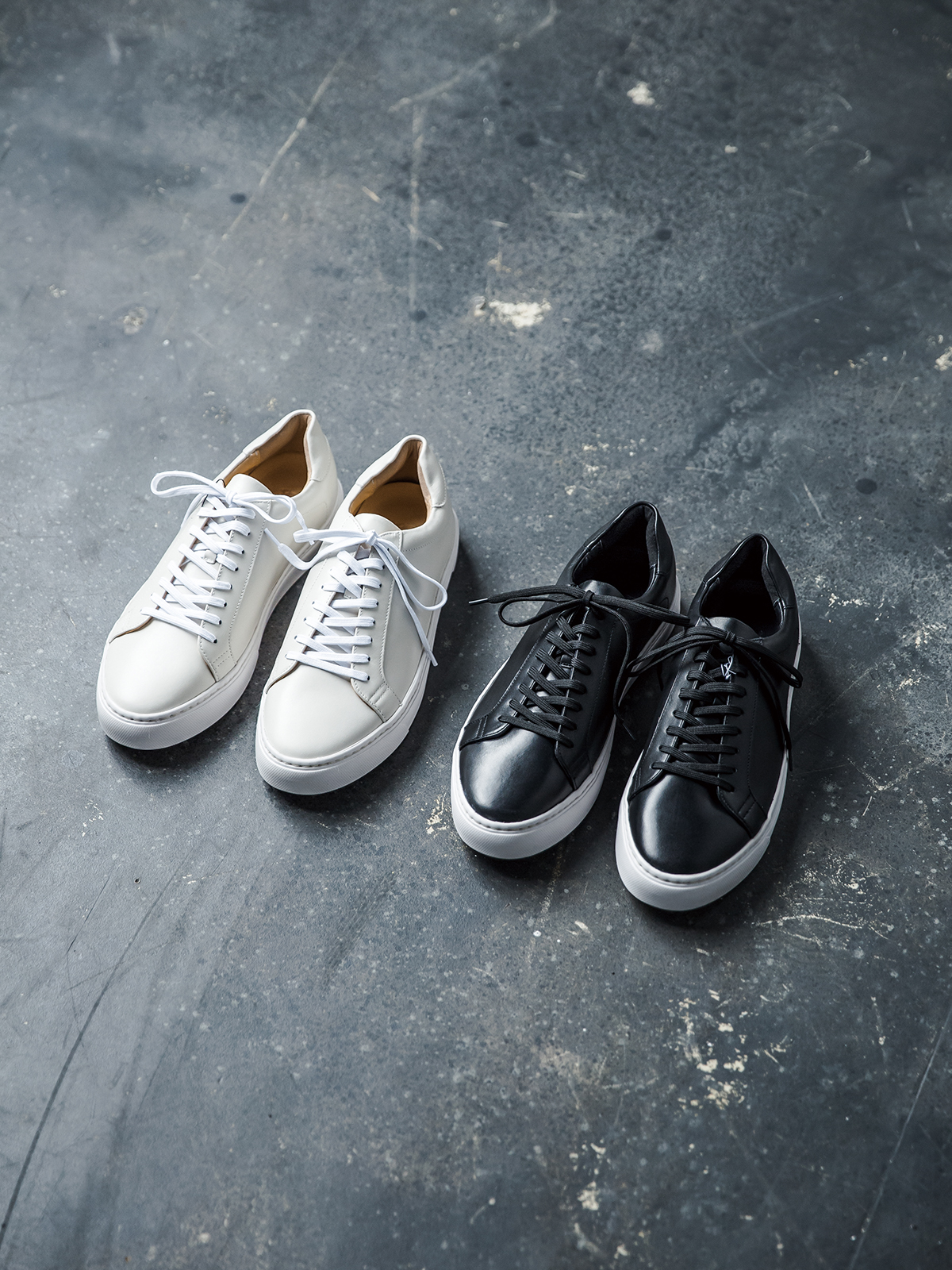 足を優しく包むレザースニーカー ホワイト Factelier ファクトリエ