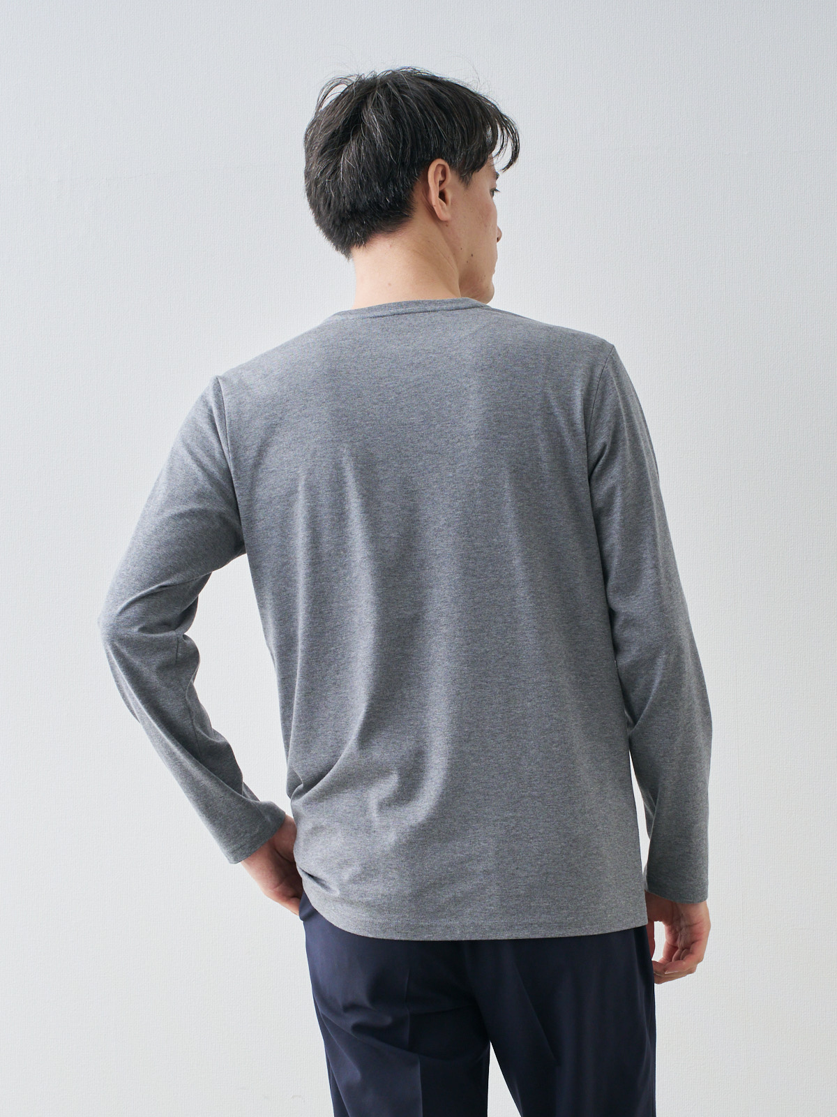 モデル 181cm 71kg ウエスト82cm サイズ L