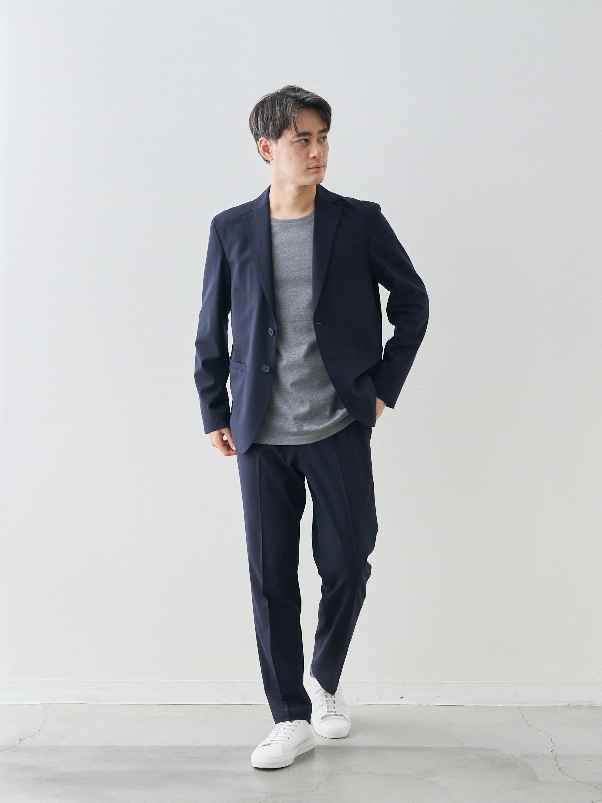 モデル 181cm 71kg ウエスト82cm サイズ L