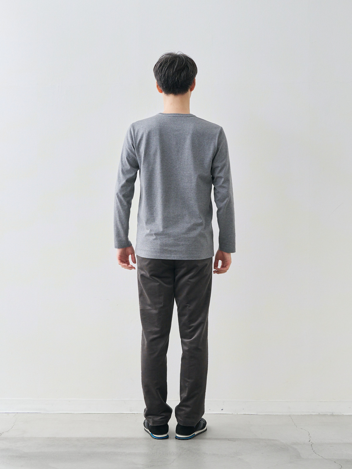 モデル 181cm 71kg ウエスト82cm サイズ L