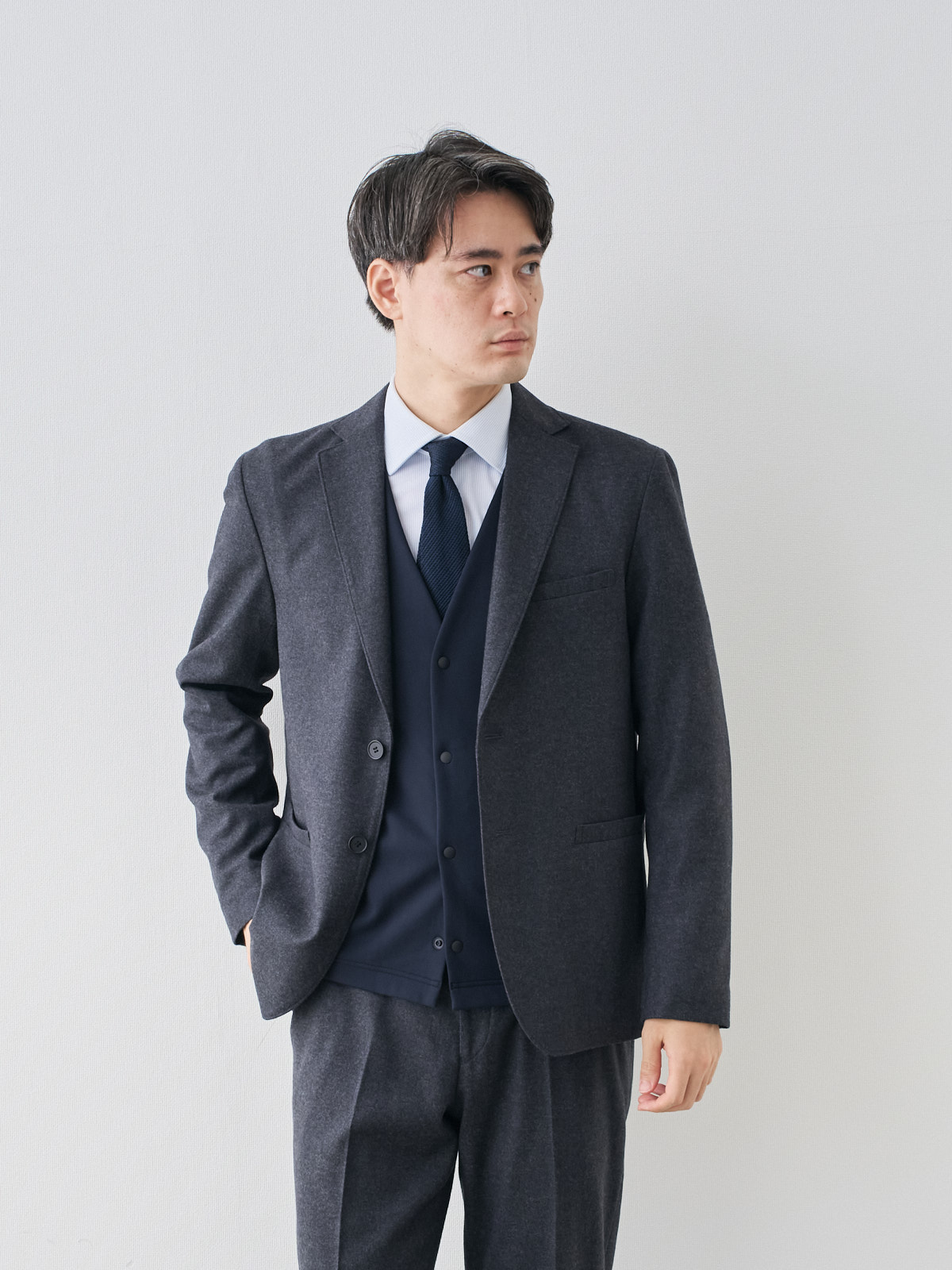 モデル 181cm 71kg ウエスト82cm サイズ L