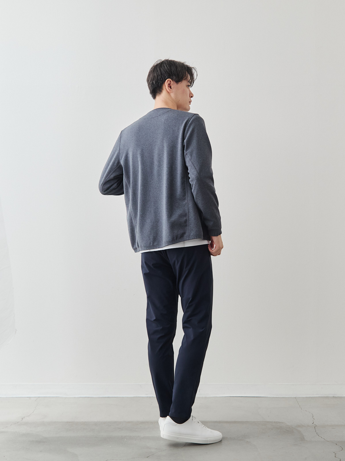 スマートシルエット マルチバランサー 超伸縮パンツ/ネイビー モデル 181cm 71kg サイズ L