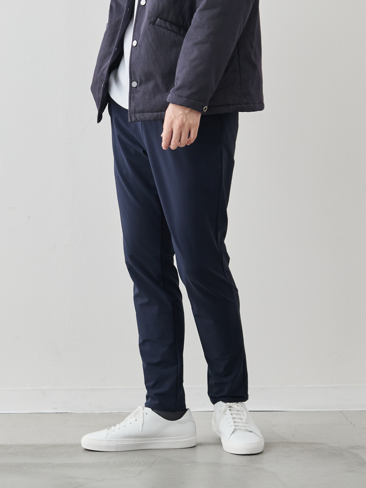 スマートシルエット マルチバランサー 超伸縮パンツ/ネイビー モデル 181cm 71kg サイズ L