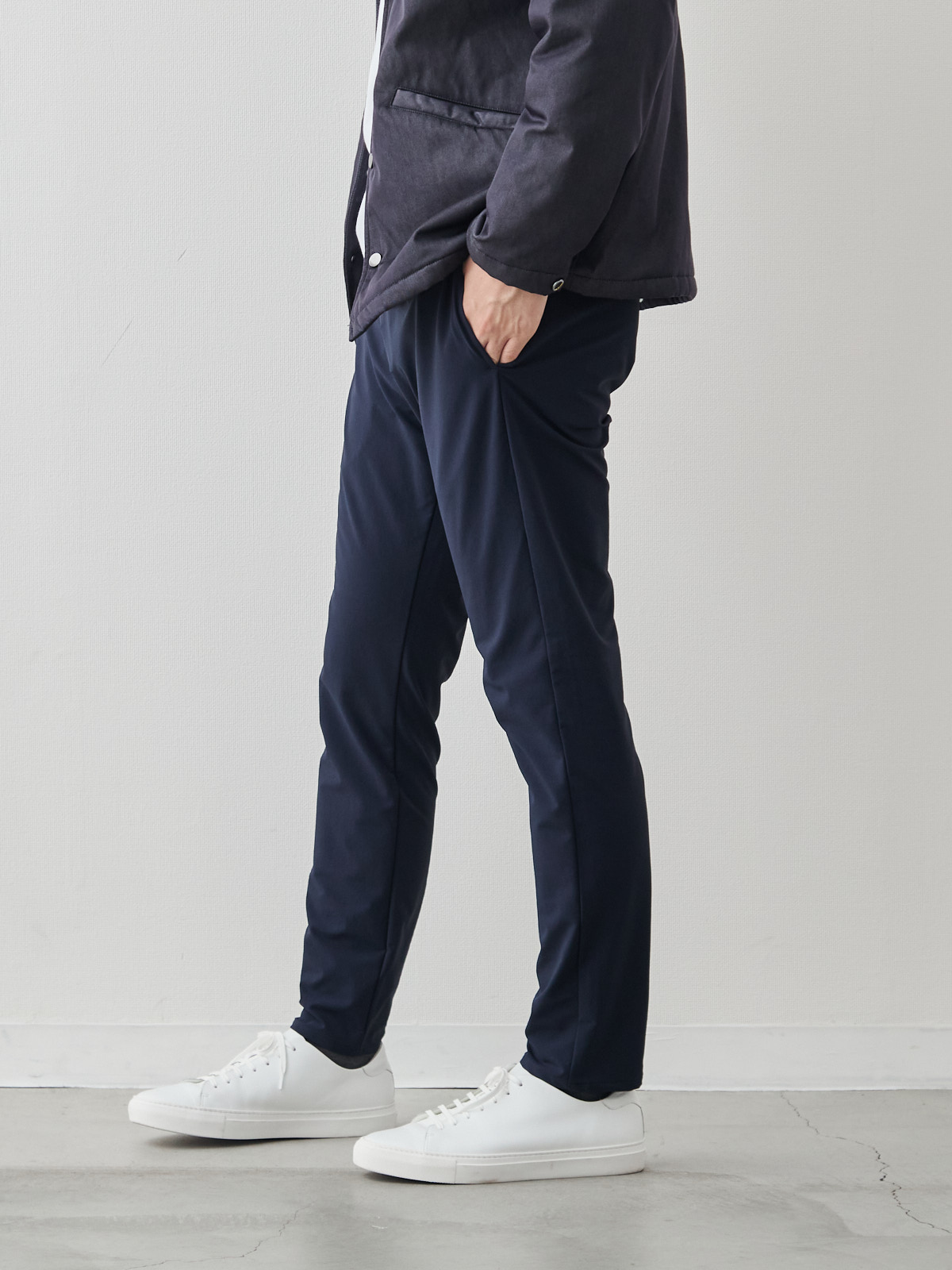 スマートシルエット マルチバランサー 超伸縮パンツ/ネイビー モデル 181cm 71kg サイズ L