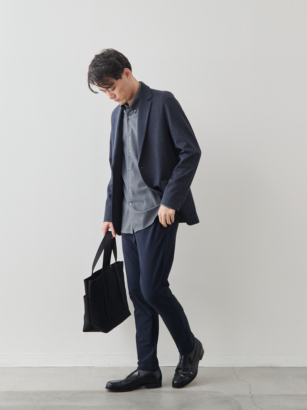 スマートシルエット マルチバランサー 超伸縮パンツ/ネイビー モデル 181cm 71kg サイズ L