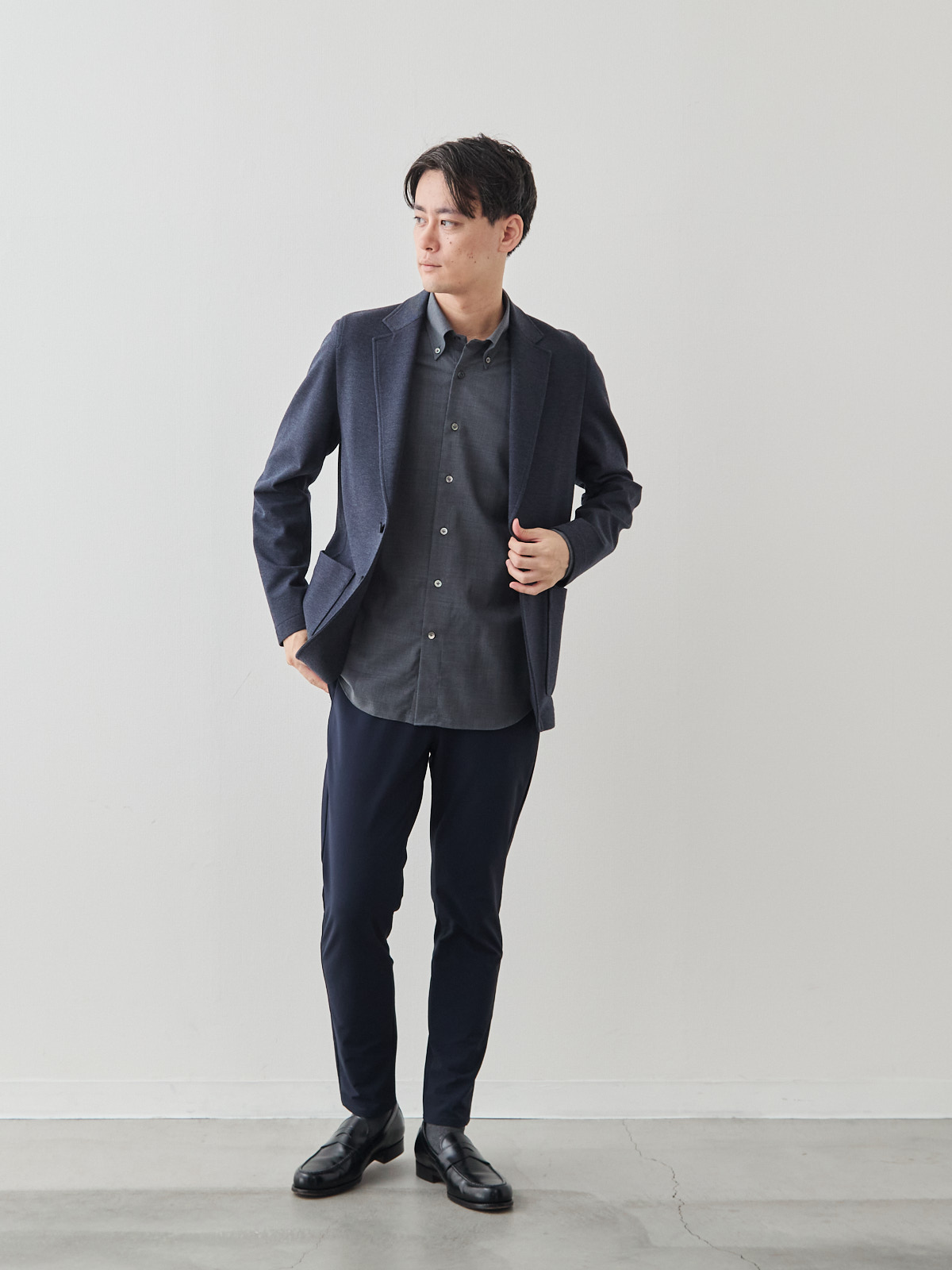 スマートシルエット マルチバランサー 超伸縮パンツ/ネイビー モデル 181cm 71kg サイズ L