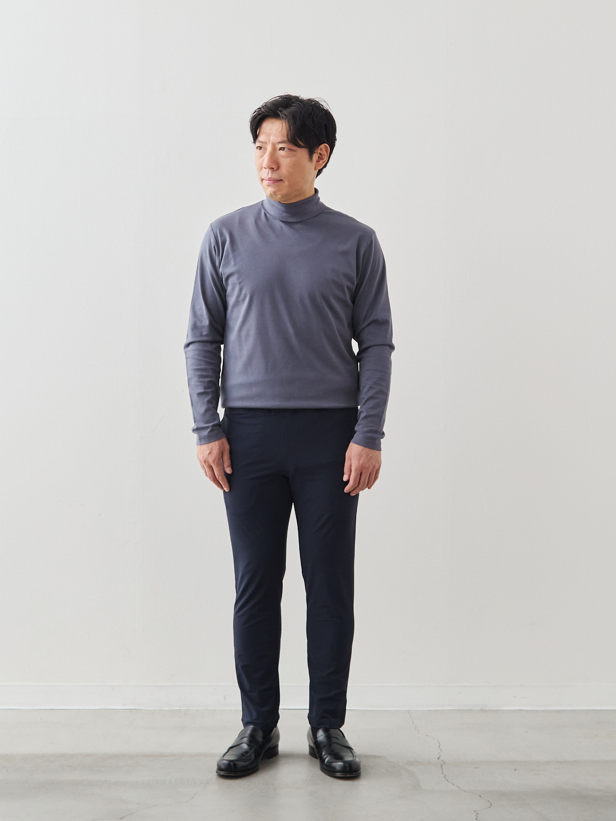 スマートシルエット マルチバランサー 超伸縮パンツ/ネイビー モデル 171cm 70kg サイズ M