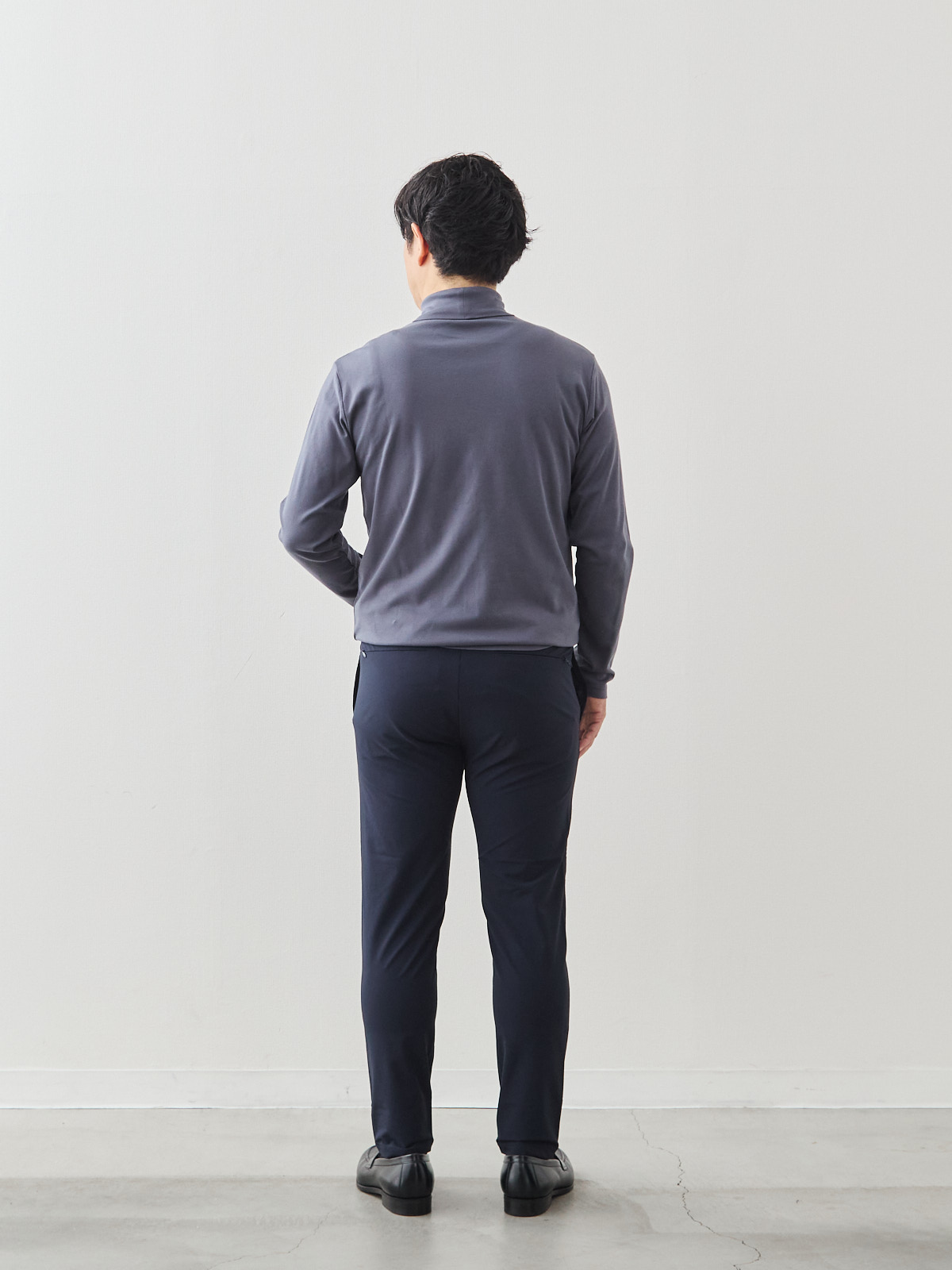スマートシルエット マルチバランサー 超伸縮パンツ/ネイビー モデル 171cm 70kg サイズ M
