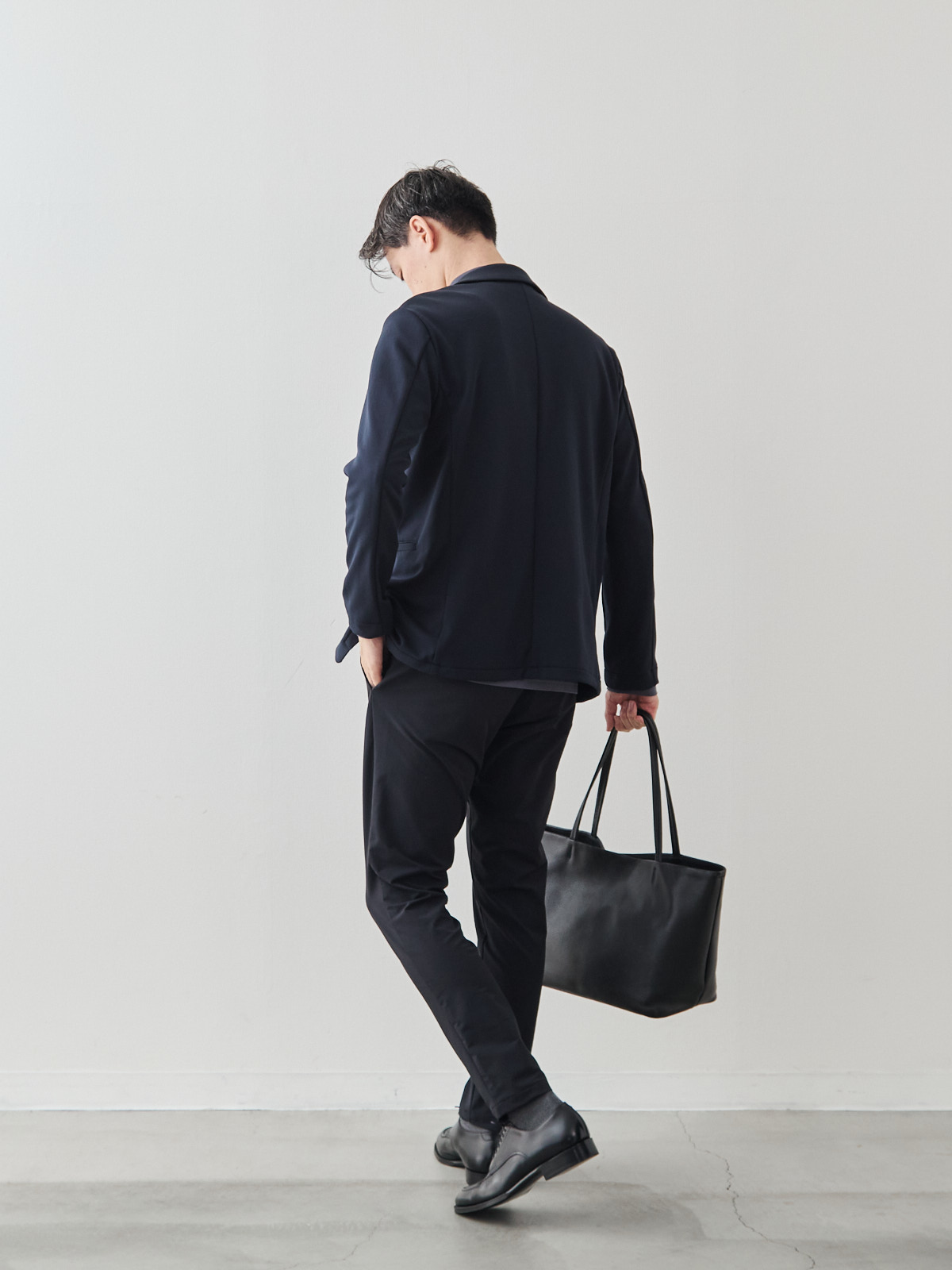 スマートシルエット マルチバランサー 超伸縮パンツ/ブラック モデル 181cm 71kg サイズ L
