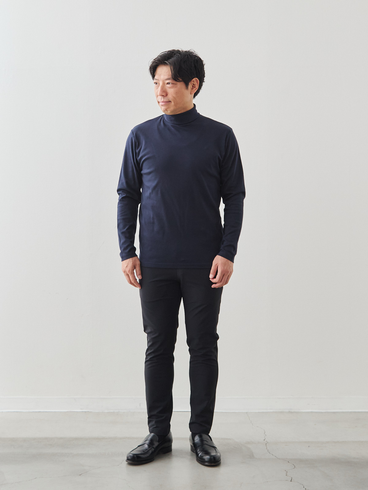 モデル 171cm 70kg ウエスト85cm サイズ M カラー:ネイビー