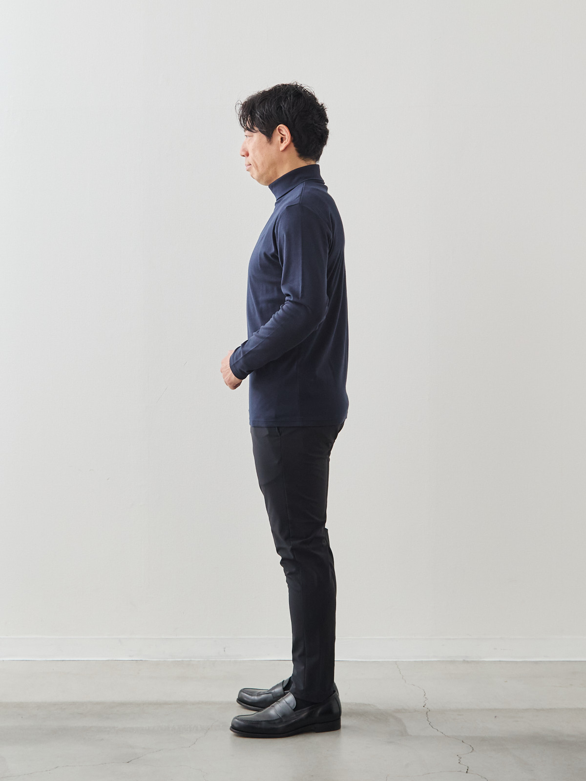 モデル 171cm 70kg ウエスト85cm サイズ M カラー:ネイビー