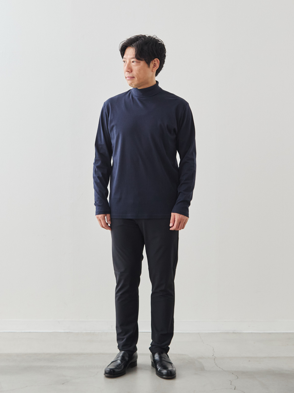 モデル 171cm 70kg ウエスト85cm サイズ L カラー:ネイビー