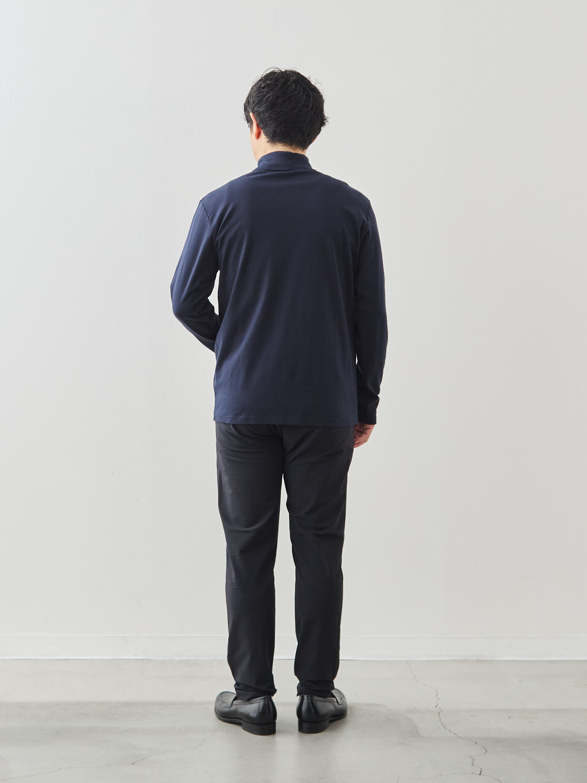 モデル 171cm 70kg ウエスト85cm サイズ L カラー:ネイビー