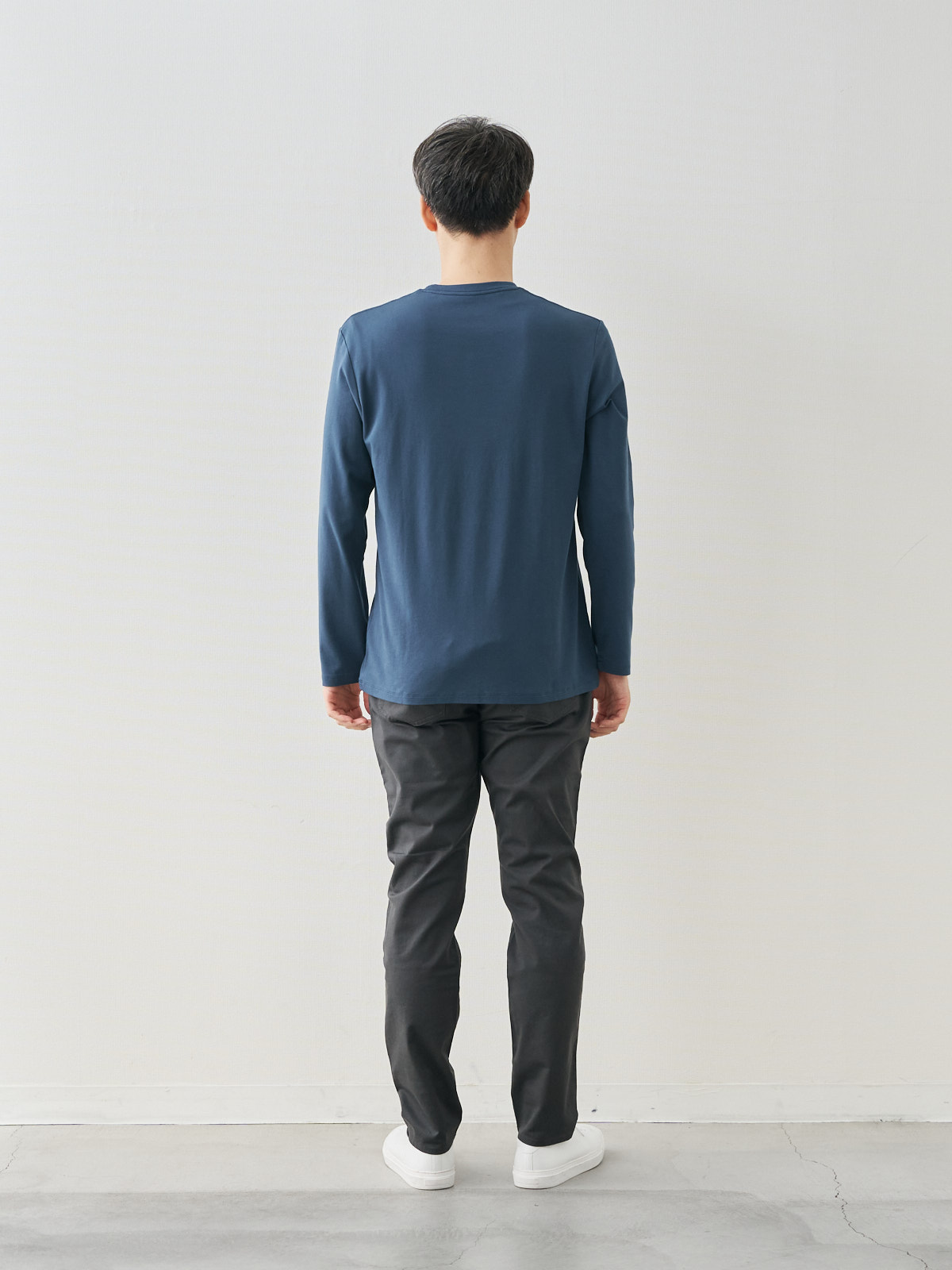 モデル 181cm 71kg ウエスト82cm サイズ L