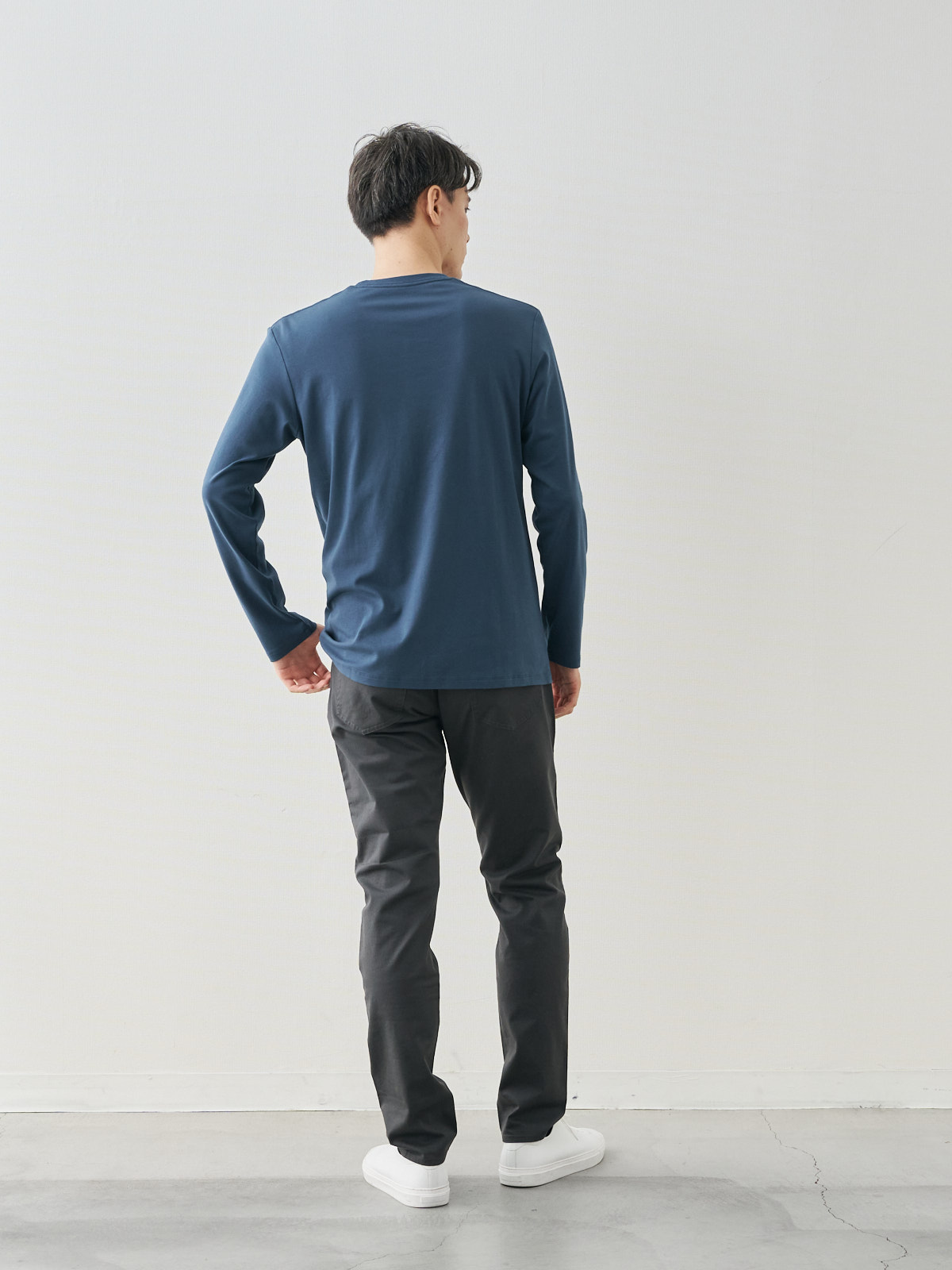 モデル 181cm 71kg ウエスト82cm サイズ L