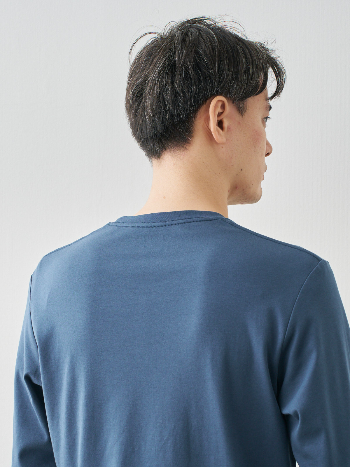 モデル 181cm 71kg ウエスト82cm サイズ L