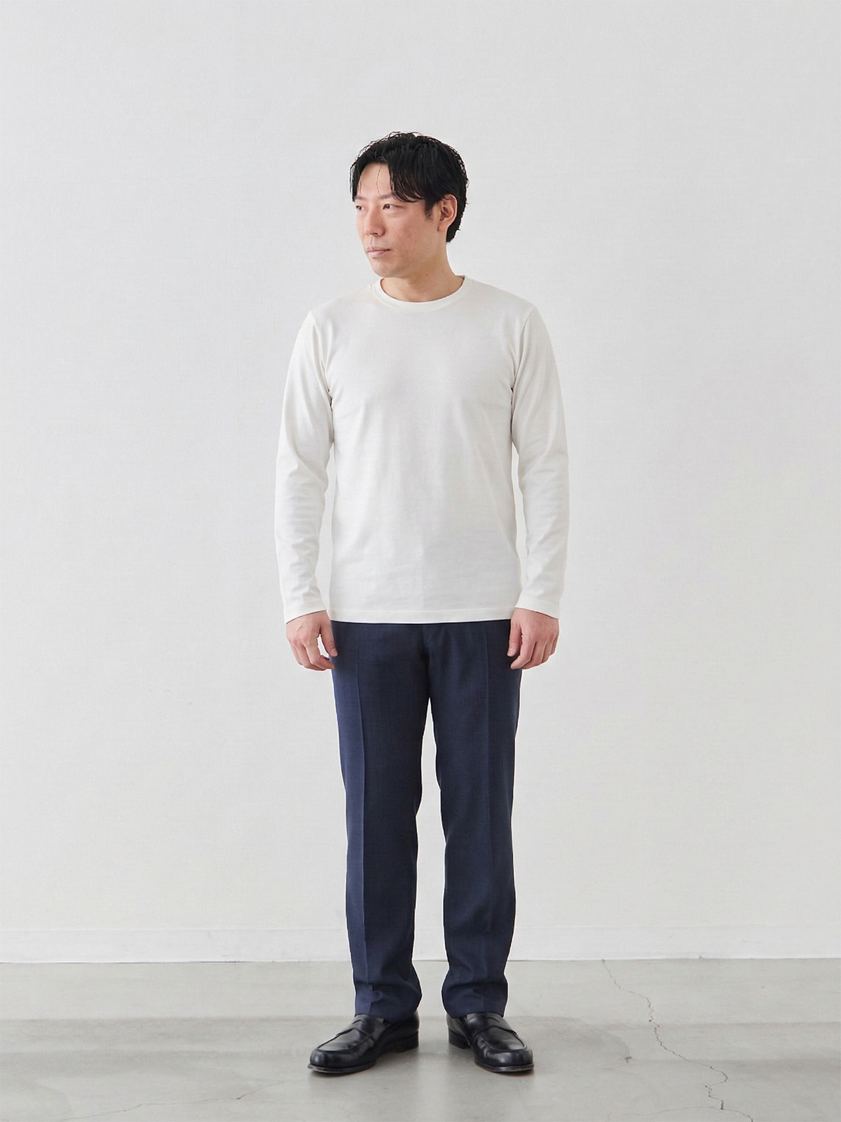 モデル 171cm 70kg ウエスト85cm サイズ M カラー:ホワイト