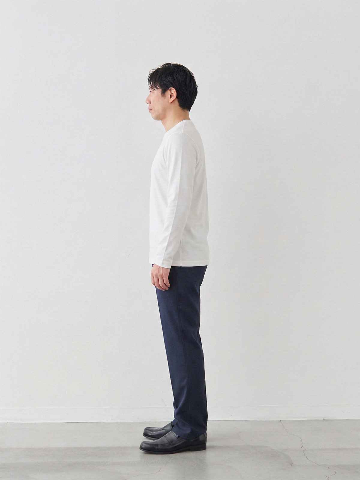 モデル 171cm 70kg ウエスト85cm サイズ M カラー:ホワイト